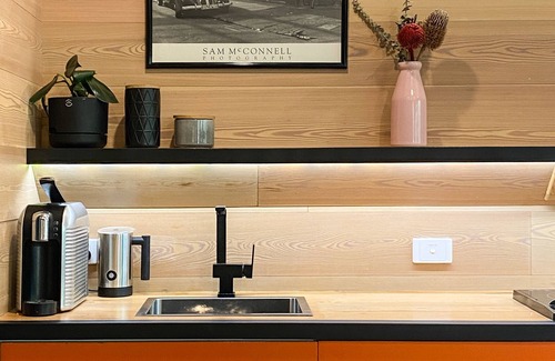 North Warrandyte Apartment | Modern, Calm, in the Treetops