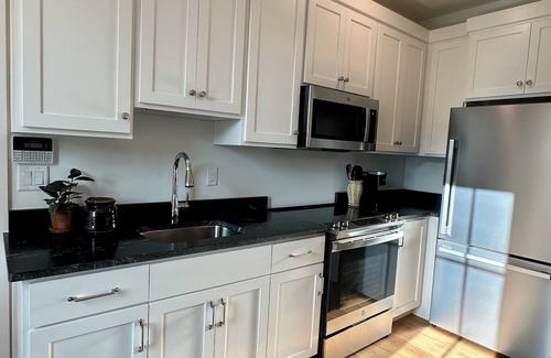 Southeast Pensacola Apartment | Modern Carriage House in East Hill