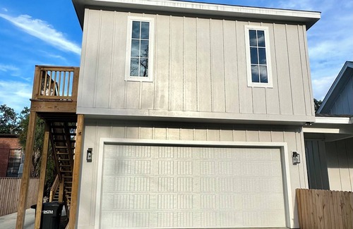 Southeast Pensacola Apartment | Modern Carriage House in East Hill