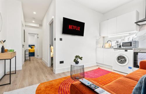 Brondesbury Park Apartment | Modern Central London 4 Bed - Free Parking