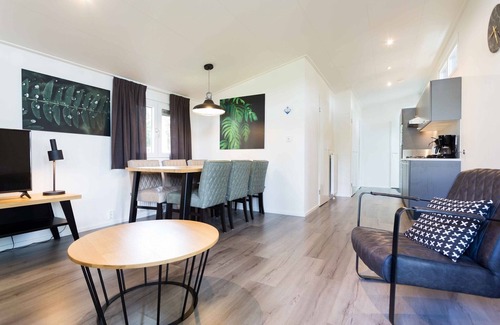 Lunteren Ski Chalet | Modern chalet near De Veluwe National Park