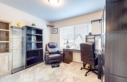 Sultan House | Modern & charming dog-friendly nature retreat with fireplace, patio, AC, & W/D