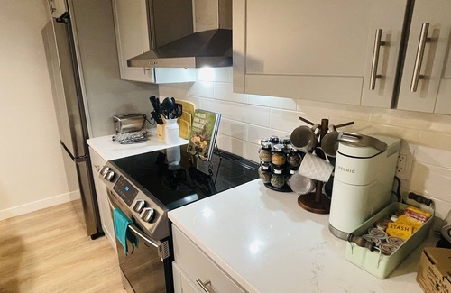 Silverton House | Modern & Charming Silverton Getaway Cottage- 1 mile from downtown!