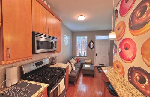 Graduate Hospital Apartment | Modern-Chic Living in the Heart of Center City
