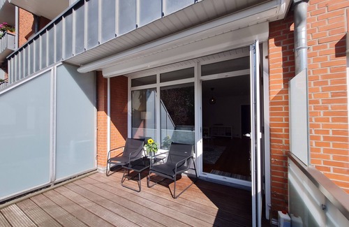Mitte Apartment | Modern city apartment with balcony and private parking space in a quiet location