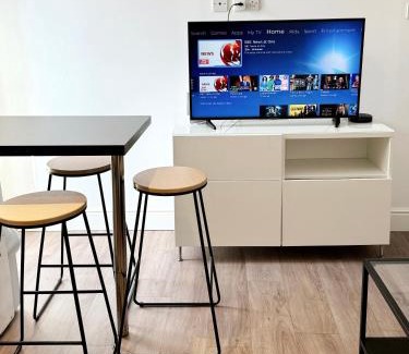 Gibraltar Apartment | Modern City Centre Two Bedroom Windsor Apartment - Grand Central House