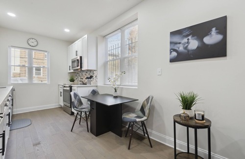 Point Breeze House | Modern City Living llnTake it easy at this unique and tranquil getaway.