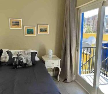 Bo'Kaap Apartment | Modern city townhouse with rooftop terrace