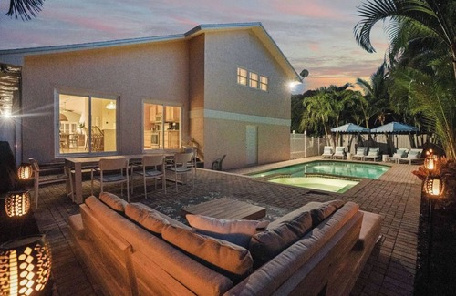 Palm Beach Shores House | Modern Coastal Escape | Outdoor Living + Grill