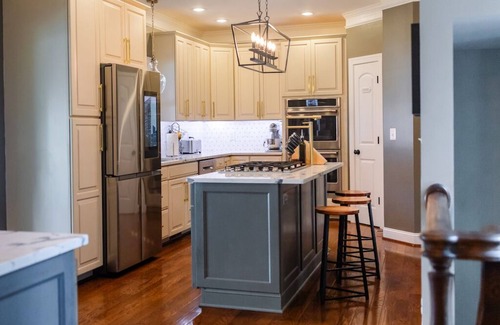 Manassas House | Modern Colonial Charm in Historic Old Town