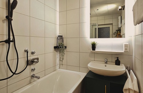 Korntal-Munchigan Apartment | Modern & Comfortable Apartment Stuttgart - Netflix - 4K TV - Waipu