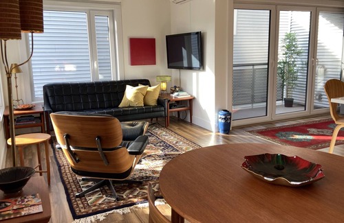 North End Condo | Modern comfort in central Peninsula location
