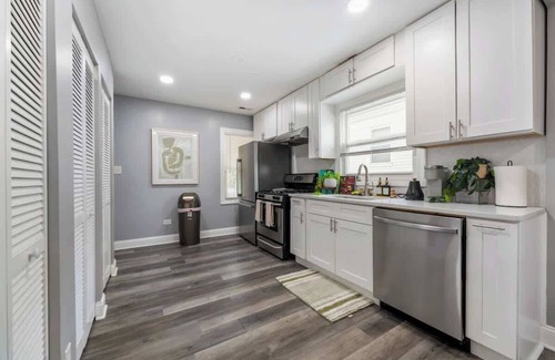 Homewood House | Modern Comfort in Homewood