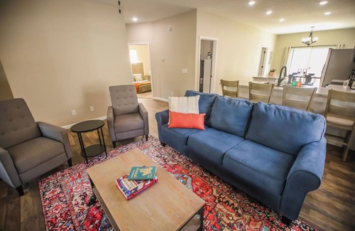 Kokomo House | Modern Comfort on Courtland