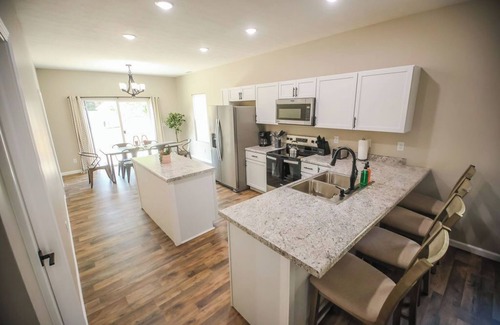 Kokomo House | Modern Comfort on Courtland