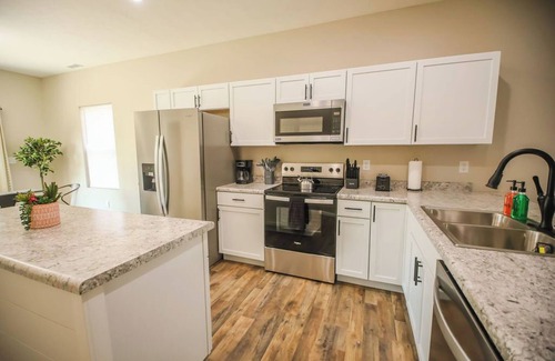 Kokomo House | Modern Comfort on Courtland