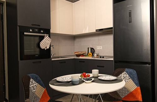 Kentron Apartment | Modern & Comfortable 1-bedroom Apartment on Yez. Kokhbatsi by Sweet Home