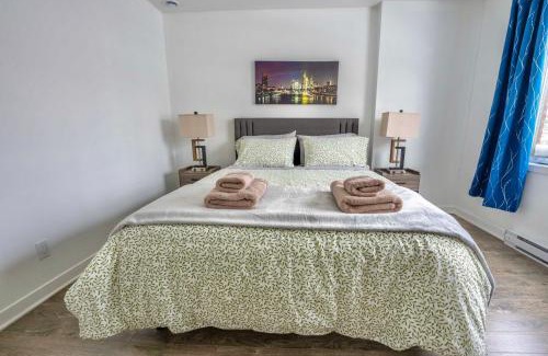Laval-des-Rapides Apartment | Modern Condo 2BR 4 beds AC Wi-Fi Free Parking