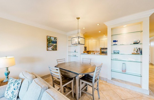 Carrabelle Condo | Modern condo with balcony, W/D, AC, pickleball, & swimming pool