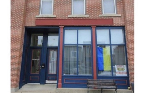 Wabasha Condo | Modern condo with jacuzzi in the heart of downtown.
