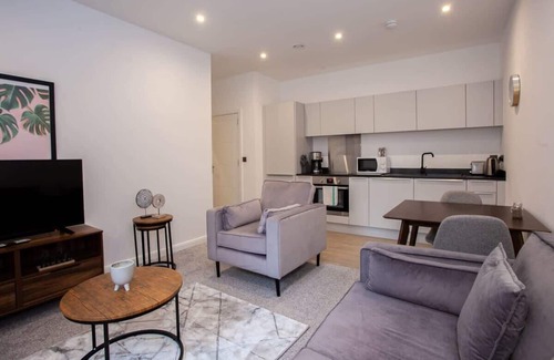 Bolton Apartment | Modern & Cosy 1 Bedroom Apartment in Bolton