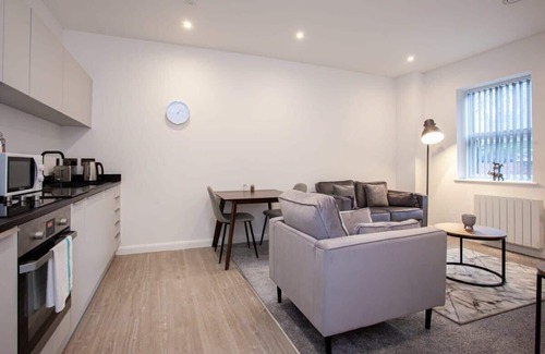 Bolton Apartment | Modern & Cosy 1 Bedroom Apartment in Bolton
