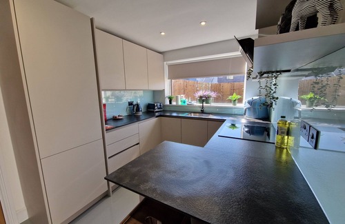 Cwmtaf House | Modern & Cosy 3 bedroom Cottage