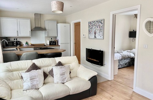 Mumbles House | Modern Cosy home, Limeslade Bay | Pass the Keys