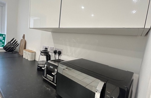 Margam House | Modern Cosy Spacious 4 Bedroom House