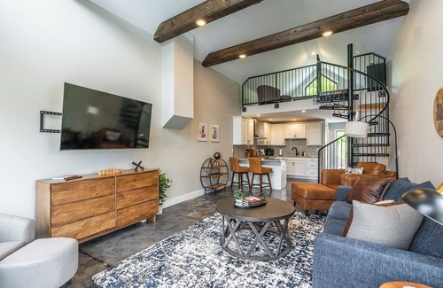 Lawrenceburg Cottage | Modern cottage located in the heart of the Bourbon Trail