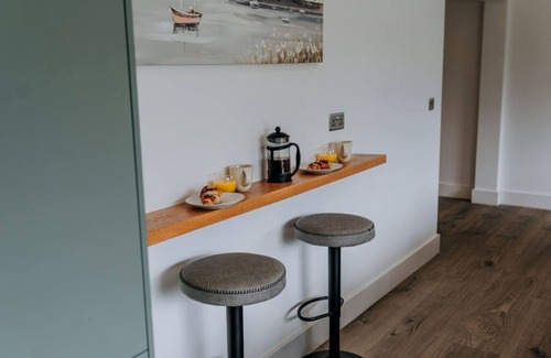 Llanarthney House | Modern Country Escape – Sleeps12