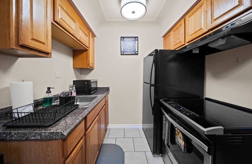 Shelby Township Apartment | Modern Cozy 1 Bedroom Apartment in Shelby Township