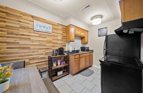 Shelby Township Apartment | Modern Cozy 1 Bedroom Apartment in Shelby Township