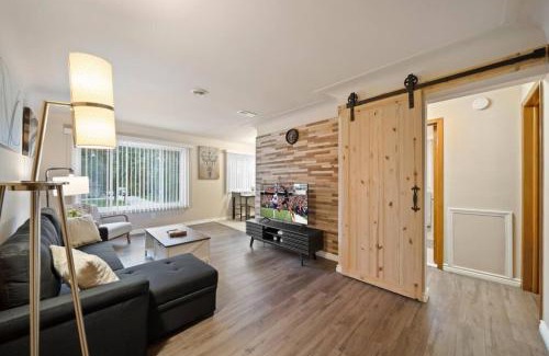 Shelby Township Apartment | Modern Cozy 1Bedroom Apartment Shelby Township Retreat