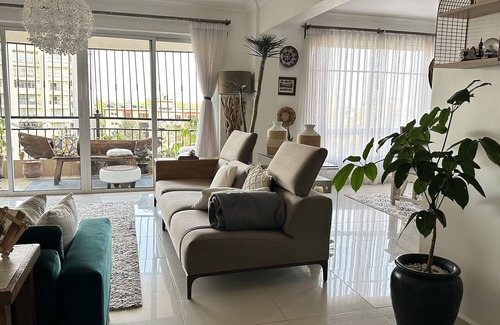 Kileleshwa Apartment | Modern Cozy-chic Condo Private Room/Bathroom w/TV