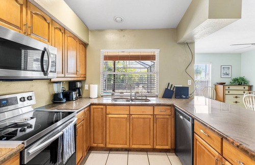 San Carlos Park House | Modern & Cozy Oasis ~ Close to Center ~ Sunny Pool