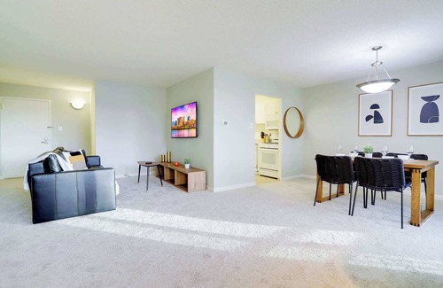 Crystal City Apartment | Modern Crystal City Apt & Prime Location!