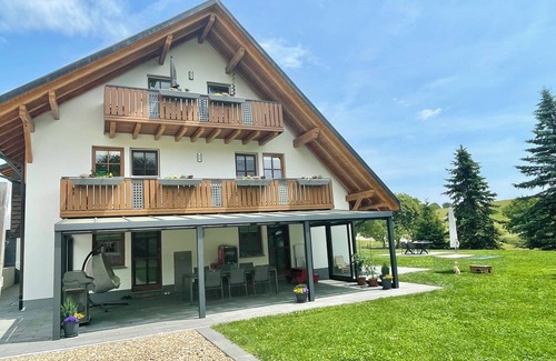 Wolpadingen Apartment | Modern top floor apartment with spacious outdoor area in a quiet location