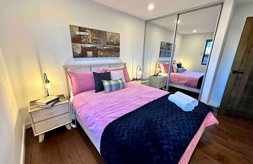Denman Prospect Apartment | Modern & Designer Home. Private Entrance & Patio