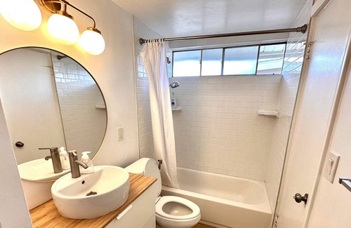 Buena Park House | Modern Disneyland House 2 Bedrooms 2 bath