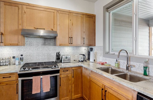 Snow Pine Estates House | Modern, dog-friendly townhome with hot tub, fireplace & fast WiFi - ski-in/out
