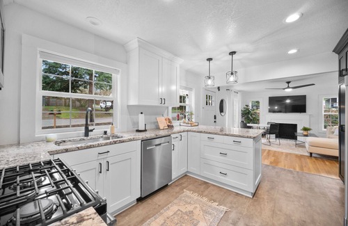 Lake Oswego House | Modern Downtown Lake Oswego Home!