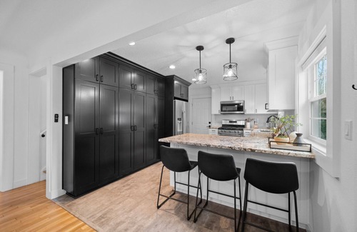 Lake Oswego House | Modern Downtown Lake Oswego Home!