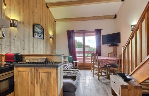 Plagne 1800 Apartment | Modern duplex at the foot of the slopes for 6 people