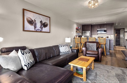Whitefish Condo | Modern Edelweiss 2 bedroom Condo! Fantastic views and some of the best ski access!