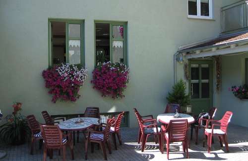 Muhlbach Apartment | Modern eingerichtete Fewo mit Innenhof zum Verweilen