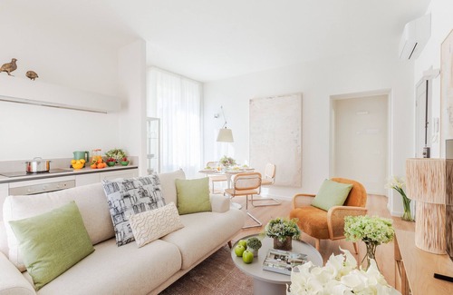 Lucca Historical Center Apartment | Modern Elegance inside Lucca Walls – with Terrace