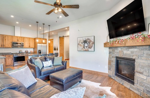 Fraser Condo | Modern Elk Creek Condo w/Hot Tub & Heated Floors
