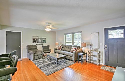Excelsior Springs House | Modern Excelsior Springs Home with Deck and 3 Acres!
