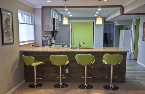 Scenic Heights Apartment | Modern Executive Apartment, Full Kitchen, Hot Tub